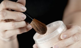 散粉刷散粉正确使用方法 散粉刷散粉如何使用