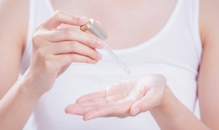 毛孔收缩精华液正确使用方法 详解毛孔收缩精华液如何使用