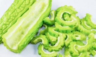 苦瓜豆腐汤的做法和配方 苦瓜豆腐汤的烹饪方法