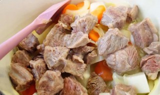 莲藕炖牛肉怎么做才好吃 制作莲藕炖牛肉的方法