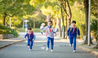 15岁男孩叛逆骂父母怎么办，15岁男孩叛逆打骂父母