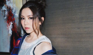 泡沫这首歌的原唱是谁 泡沫这首歌原本是谁唱的