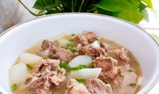 白萝卜炖猪骨功效与作用 白萝卜炖猪骨汤的作用介绍