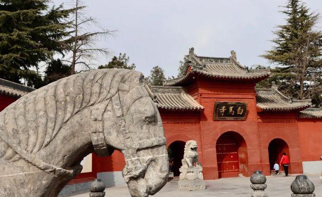 洛阳市洛龙区白马寺可谓名副其实的“天下第一寺”