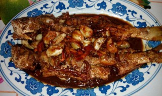 五花肉烧黄鱼怎么做好吃 制作五花肉烧黄鱼的方法
