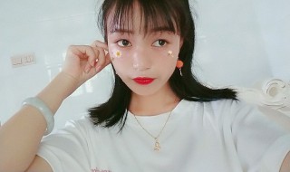 22岁可以戴什么项链（20岁女生戴什么项链）