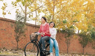 贾玲母亲叫什么 贾玲母亲的简介
