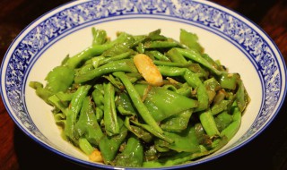 青椒炒扁豆做法步骤 怎么做青椒炒扁豆