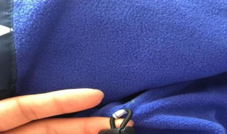 卷衣服下摆的方法 如何卷衣服下摆
