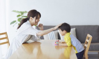孩子叛逆期半夜不睡觉（叛逆期孩子晚上不睡觉家长催吗?）