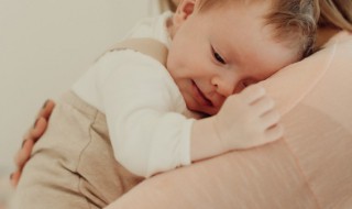 孩子内向自卑有社交恐惧症怎么办