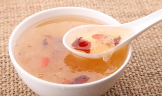 红枣银耳莲子羹 怎样做红枣银耳莲子羹