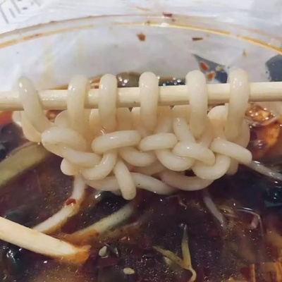 搞笑图文：这一刻父子俩站在了同一起跑线上